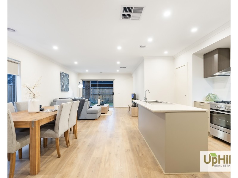 10 Praise Street, Clyde North VIC 3978