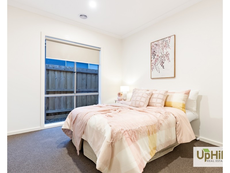 10 Praise Street, Clyde North VIC 3978