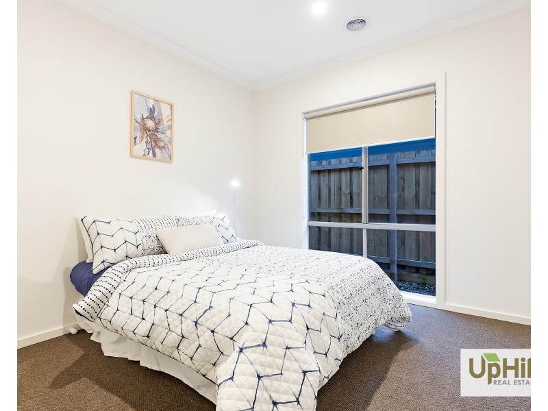 10 Praise Street, Clyde North VIC 3978
