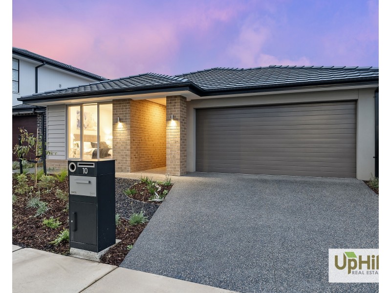 10 Praise Street, Clyde North VIC 3978