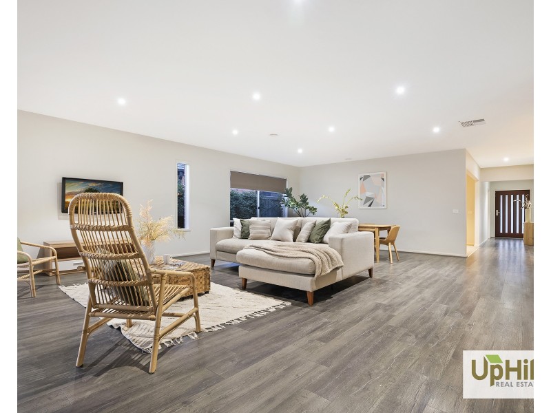 10 Grande Belmond Avenue, Clyde VIC 3978