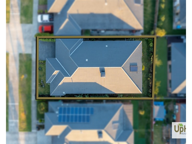 10 Grande Belmond Avenue, Clyde VIC 3978