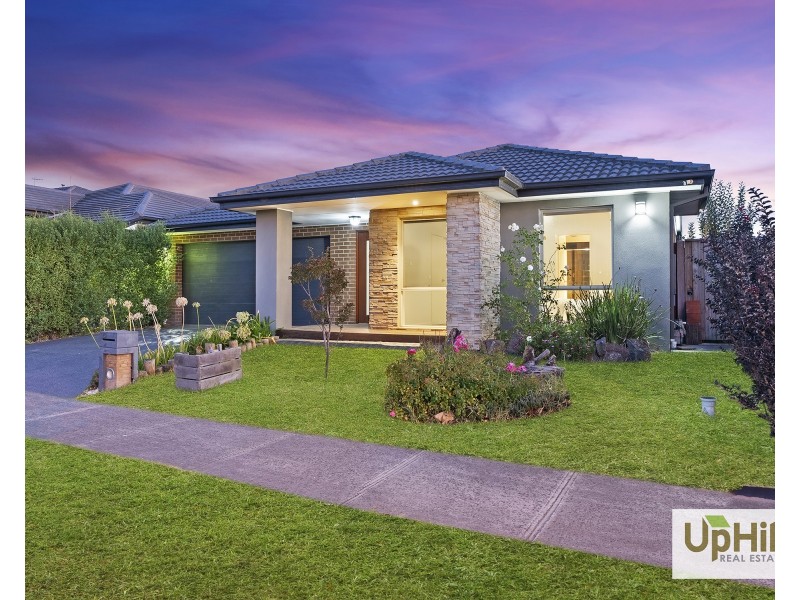 10 Grande Belmond Avenue, Clyde VIC 3978