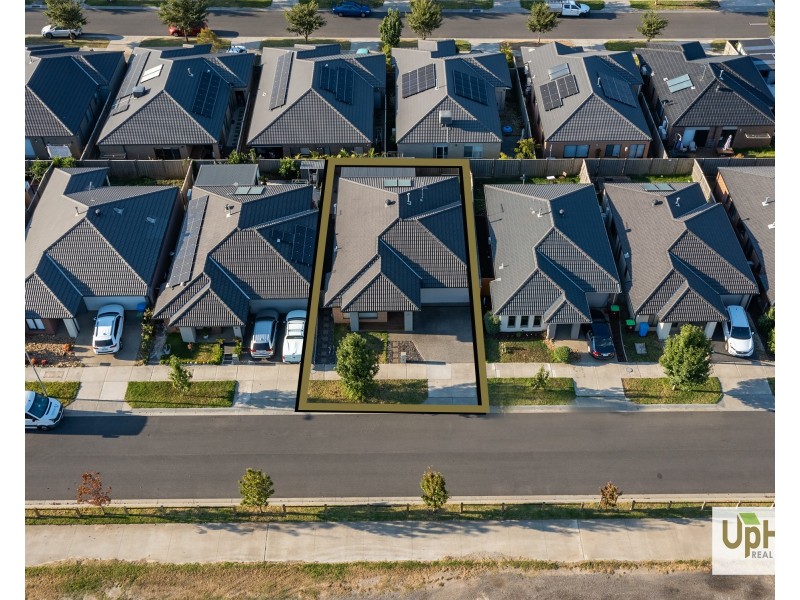 35 Cottle Drive, Clyde VIC 3978