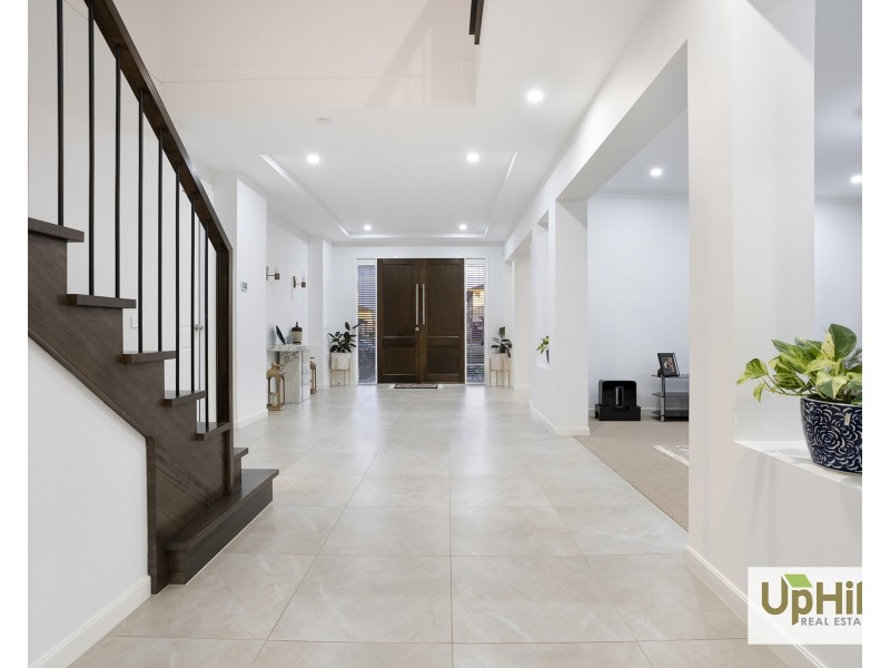 29 Orana Boulevard, Clyde North VIC 3978