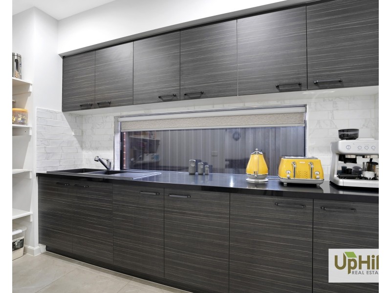 29 Orana Boulevard, Clyde North VIC 3978