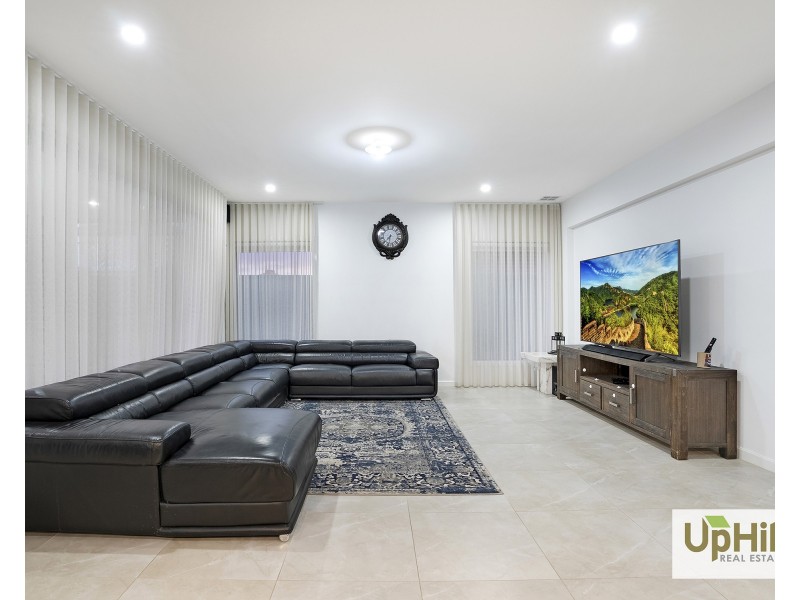 29 Orana Boulevard, Clyde North VIC 3978