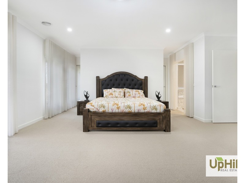 29 Orana Boulevard, Clyde North VIC 3978