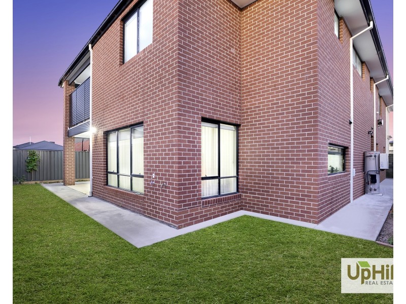 29 Orana Boulevard, Clyde North VIC 3978