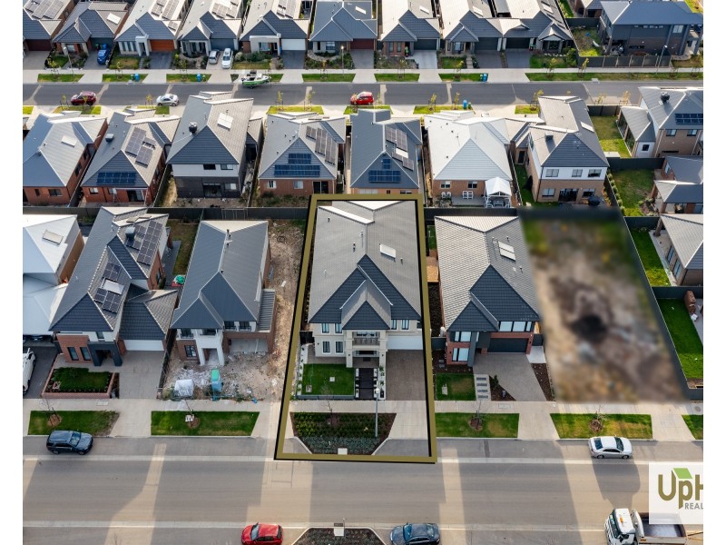 29 Orana Boulevard, Clyde North VIC 3978