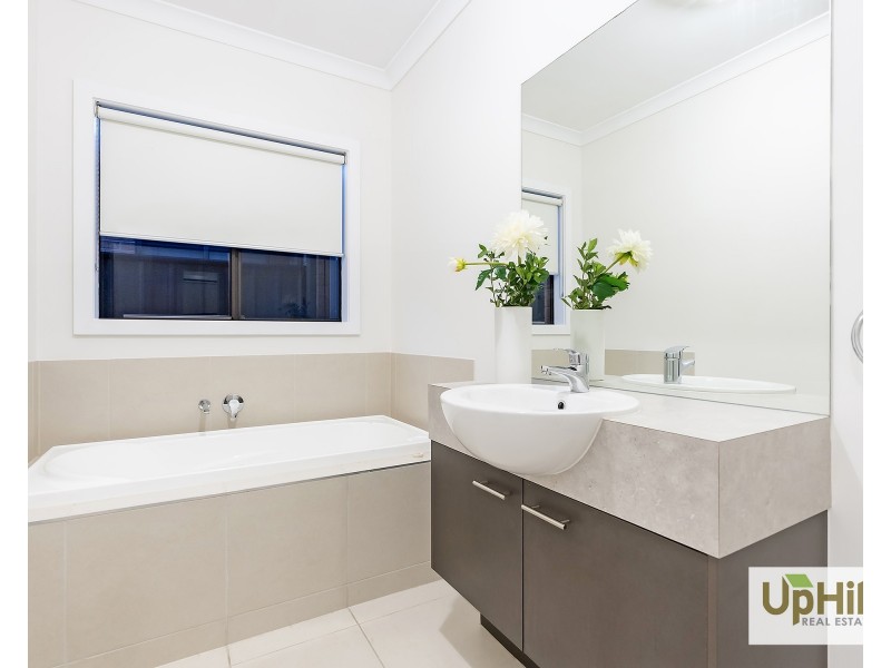 14 Pleven Rise, Clyde North VIC 3978