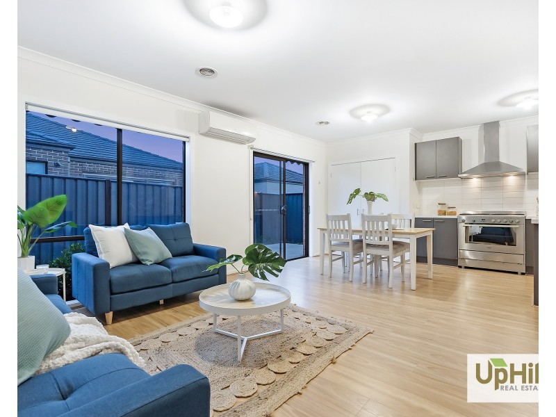 14 Pleven Rise, Clyde North VIC 3978