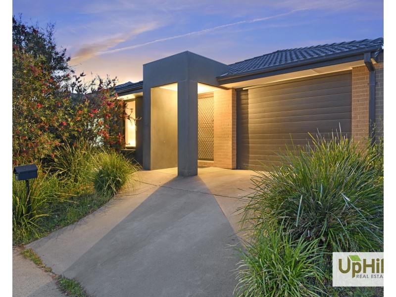 15  Cubbie Way, Clyde North VIC 3978
