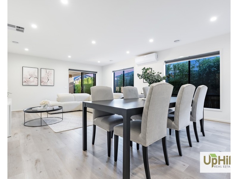 266 Heather Grove, Clyde North VIC 3978