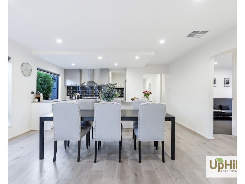 266 Heather Grove, Clyde North VIC 3978