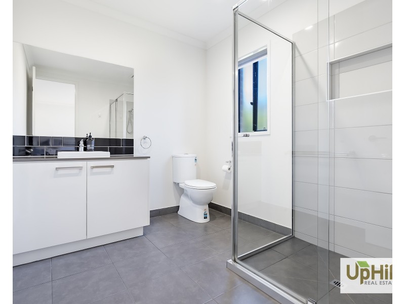 266 Heather Grove, Clyde North VIC 3978