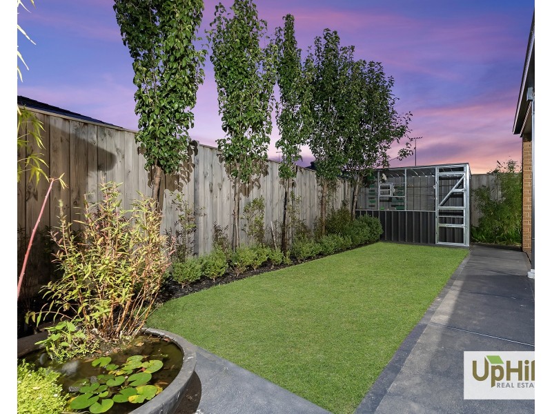 266 Heather Grove, Clyde North VIC 3978