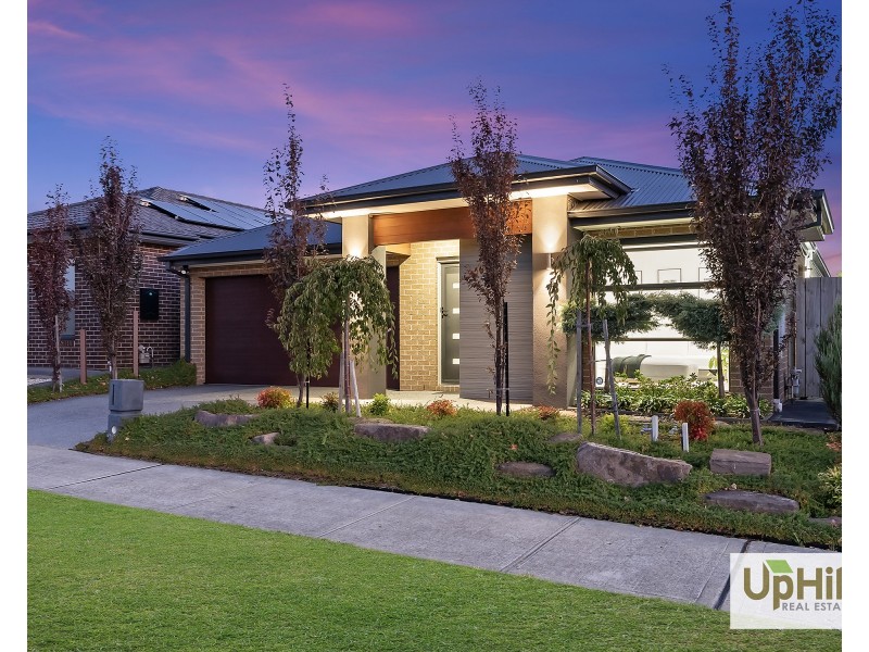 266 Heather Grove, Clyde North VIC 3978