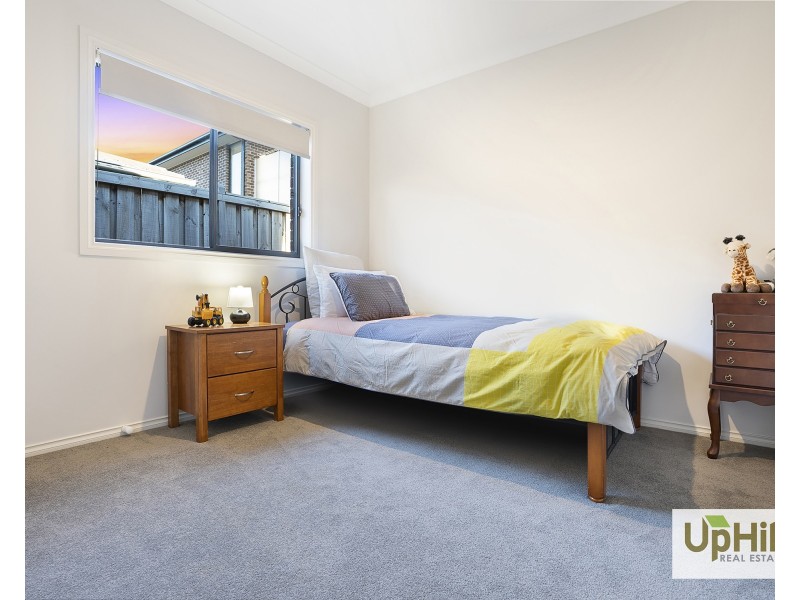 40 Belcam Circuit, Clyde North VIC 3978