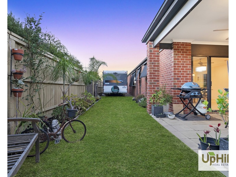 40 Belcam Circuit, Clyde North VIC 3978