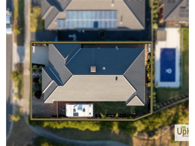 40 Belcam Circuit, Clyde North VIC 3978