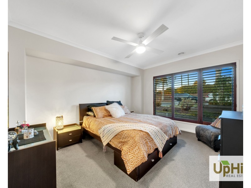 73 Bimberry Circuit, Clyde VIC 3978