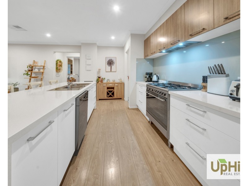 73 Bimberry Circuit, Clyde VIC 3978