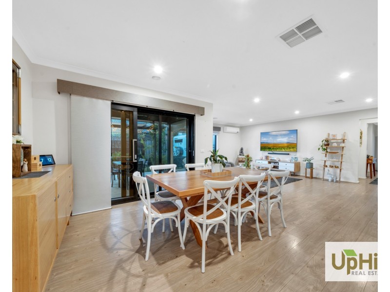 73 Bimberry Circuit, Clyde VIC 3978