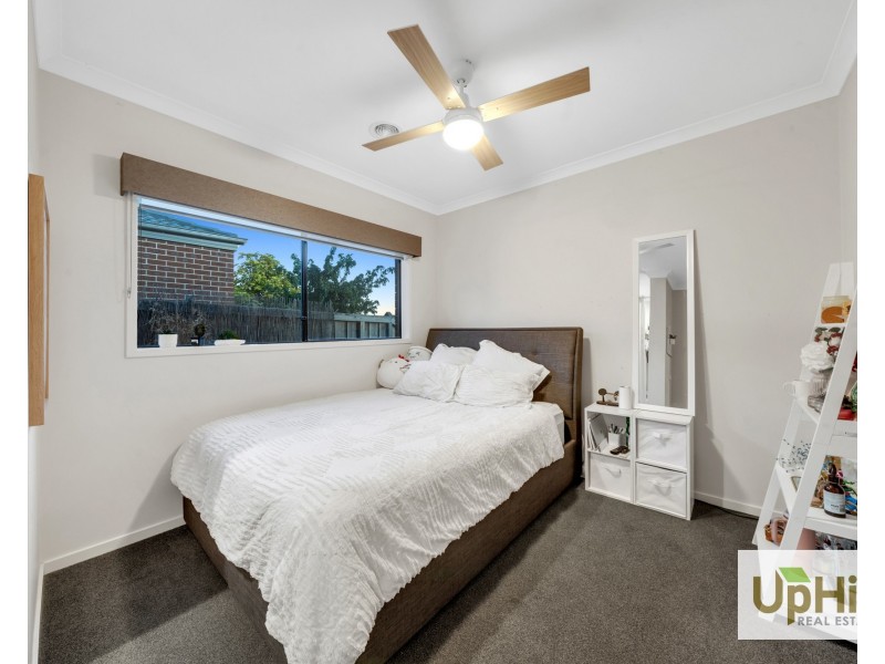73 Bimberry Circuit, Clyde VIC 3978