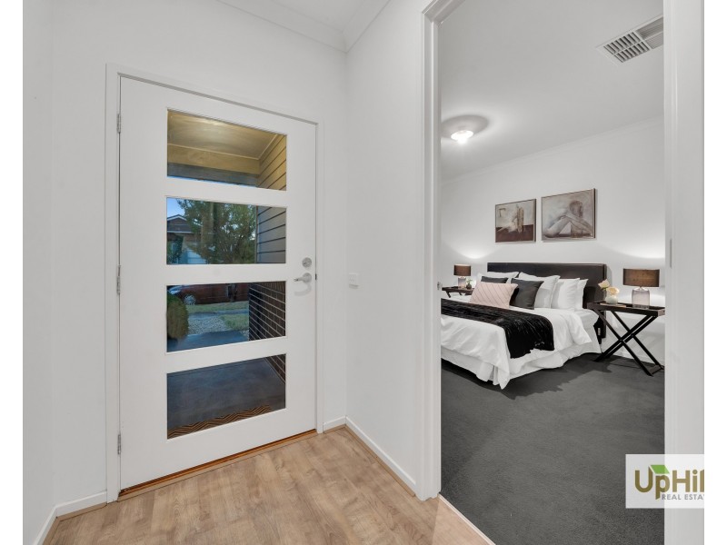 17 Gilcambon Way, Clyde North VIC 3978