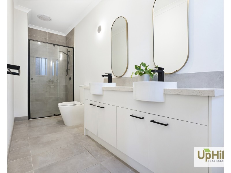 3 Langwarrin Crescent, Clyde North VIC 3978