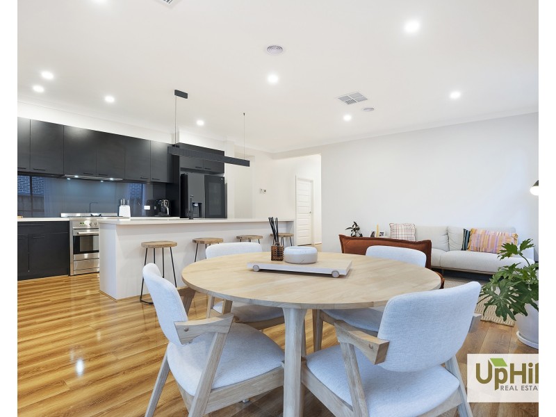 3 Langwarrin Crescent, Clyde North VIC 3978