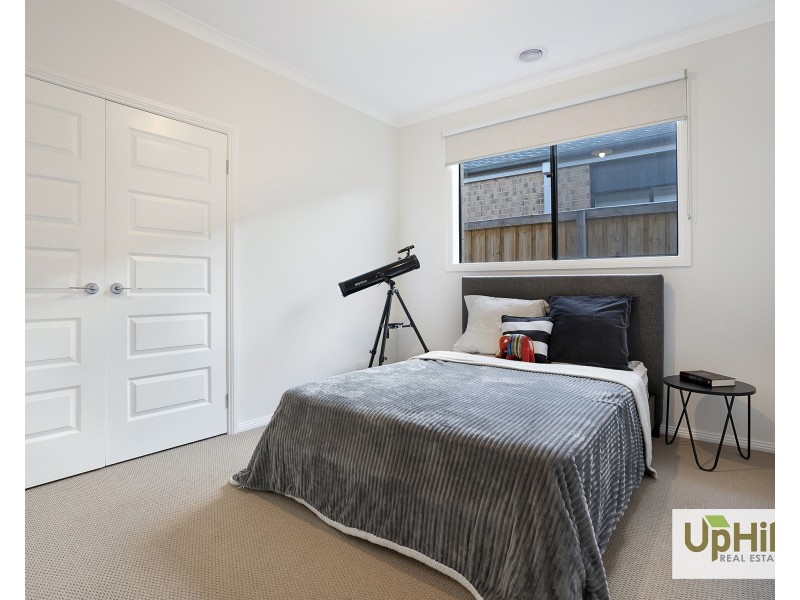 3 Langwarrin Crescent, Clyde North VIC 3978