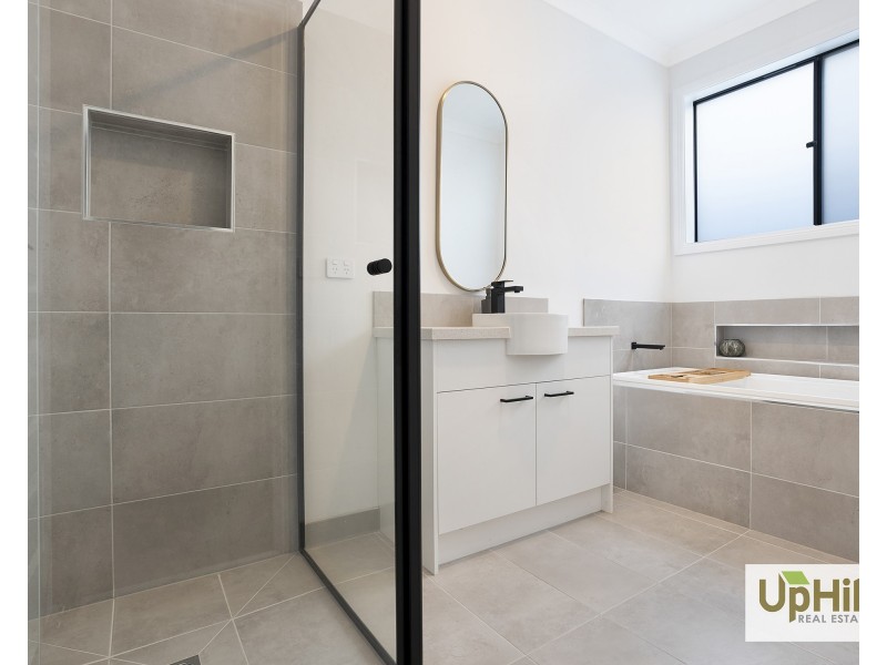 3 Langwarrin Crescent, Clyde North VIC 3978