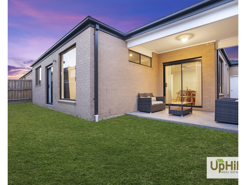3 Langwarrin Crescent, Clyde North VIC 3978