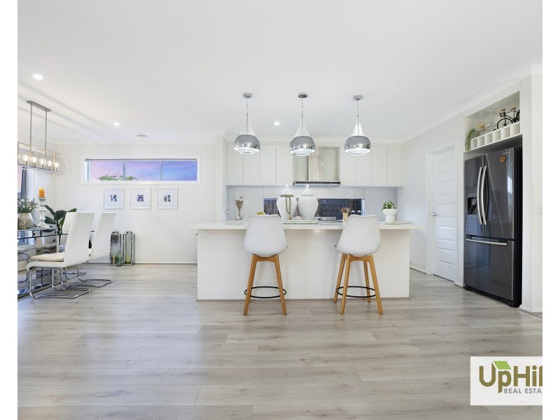 25 Powlett Drive, Clyde VIC 3978