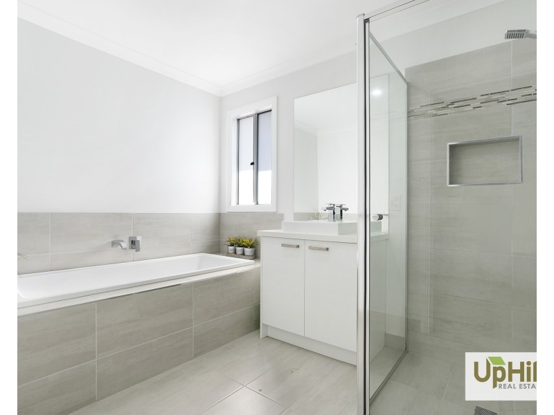 25 Powlett Drive, Clyde VIC 3978