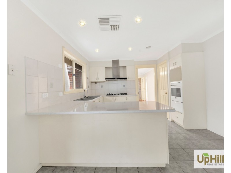 4 Oakman Way, Hampton Park VIC 3976