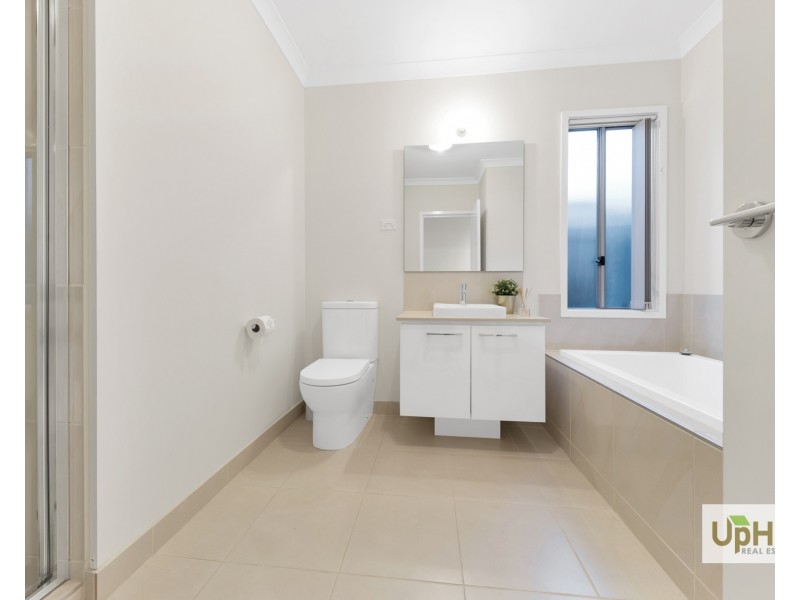 6 Sackville Avenue, Clyde North VIC 3978