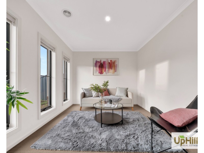 24 Salim Way, Clyde North VIC 3978