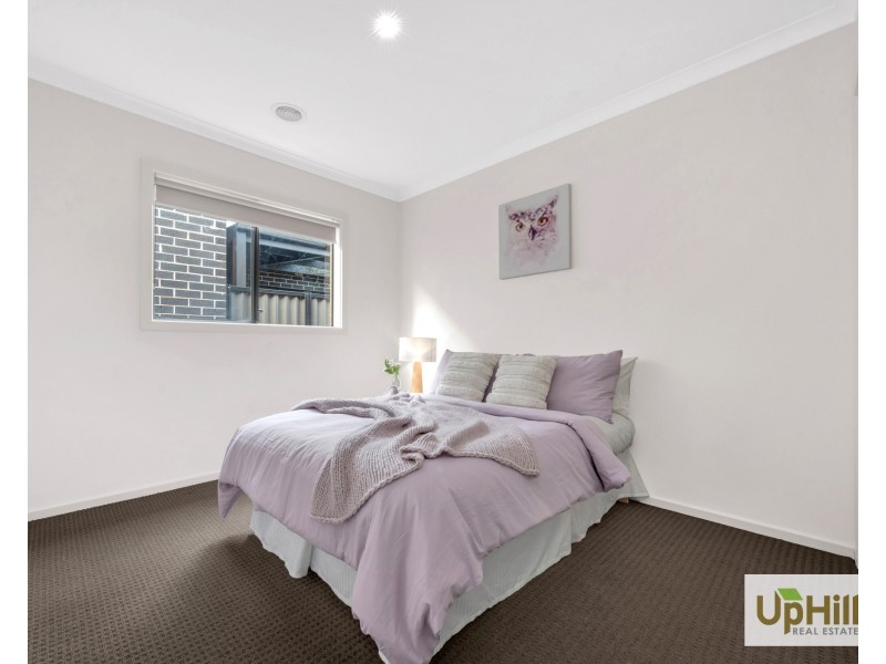 24 Salim Way, Clyde North VIC 3978