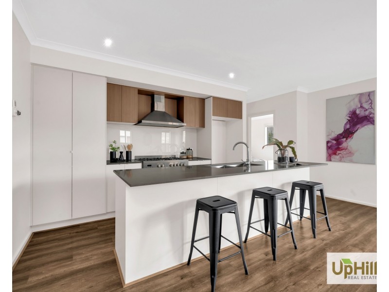 24 Salim Way, Clyde North VIC 3978