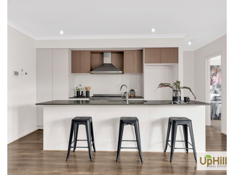 24 Salim Way, Clyde North VIC 3978