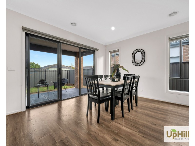 24 Salim Way, Clyde North VIC 3978