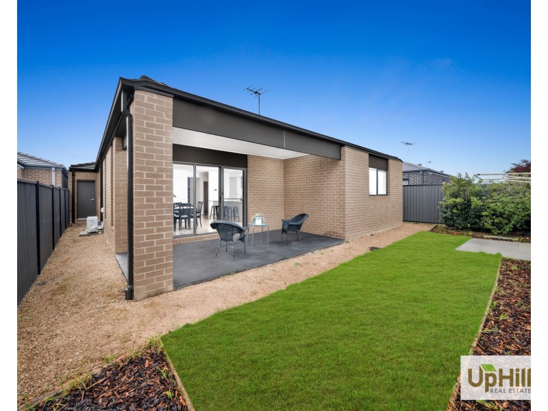 24 Salim Way, Clyde North VIC 3978