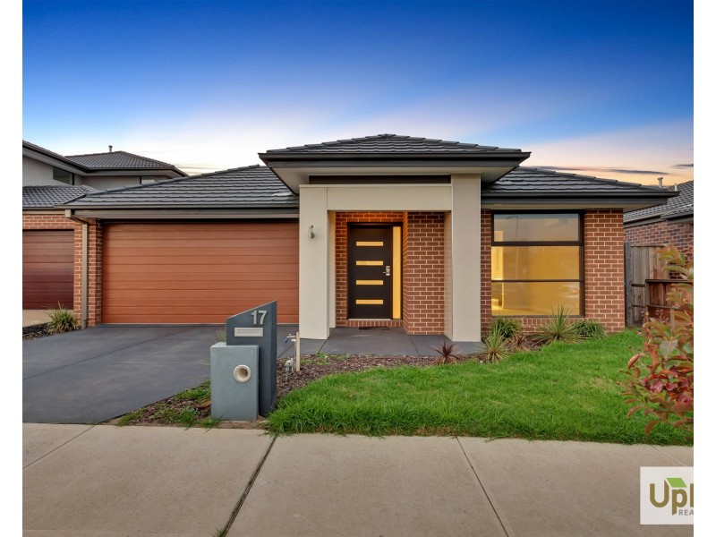 17 Blundy Boulevard, Clyde North VIC 3978