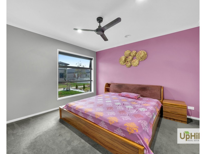 23 Niloma Street, Clyde North VIC 3978