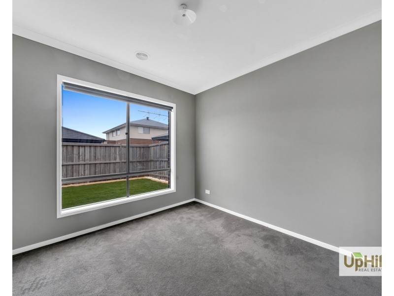 23 Niloma Street, Clyde North VIC 3978