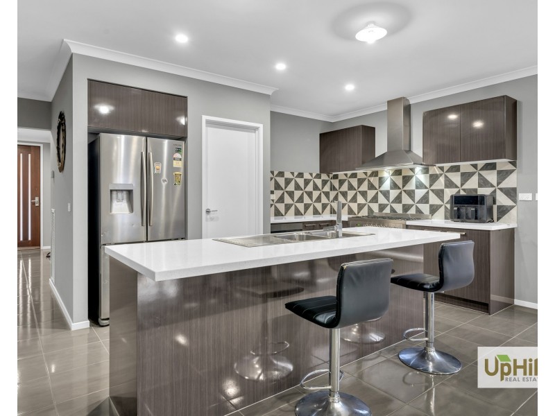 23 Niloma Street, Clyde North VIC 3978