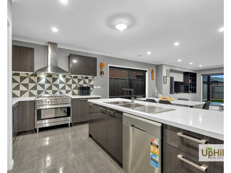 23 Niloma Street, Clyde North VIC 3978